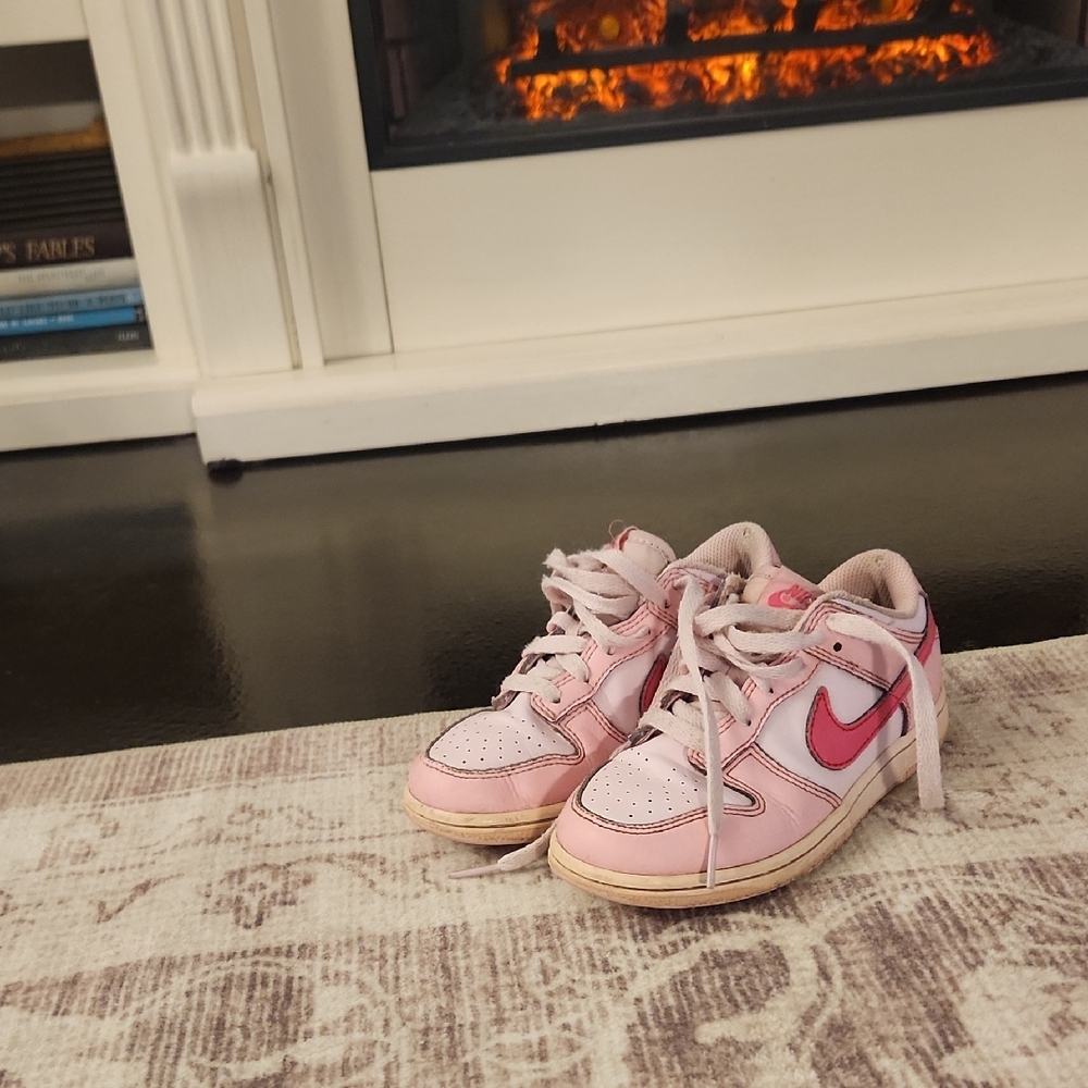 Nike Kids Sneakers in Pink and White